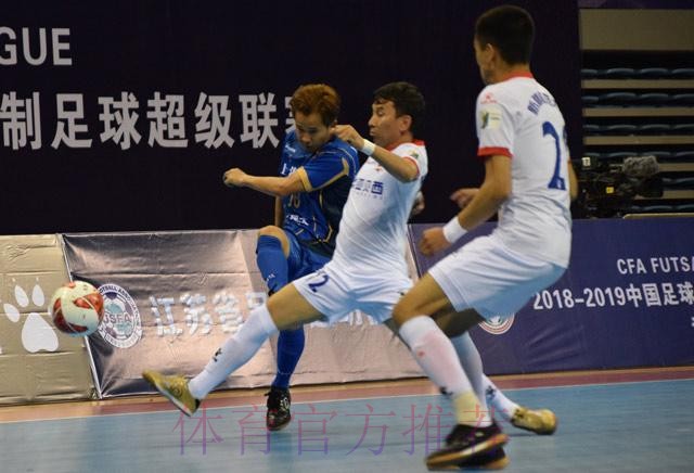 五超联赛赛会制镇江站首日结束 逆境中的不放弃更显珍贵 五超联赛赛会制镇江站首日结束 逆境中的不放弃更显珍贵