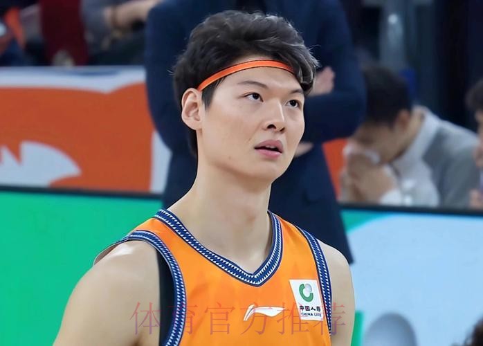 上海80-70新疆2喜2忧!王哲林+偰李永炜提升明显,弗格越来越废了 上海80-70新疆2喜2忧!王哲林+偰李永炜提升明显,弗格越来越废了